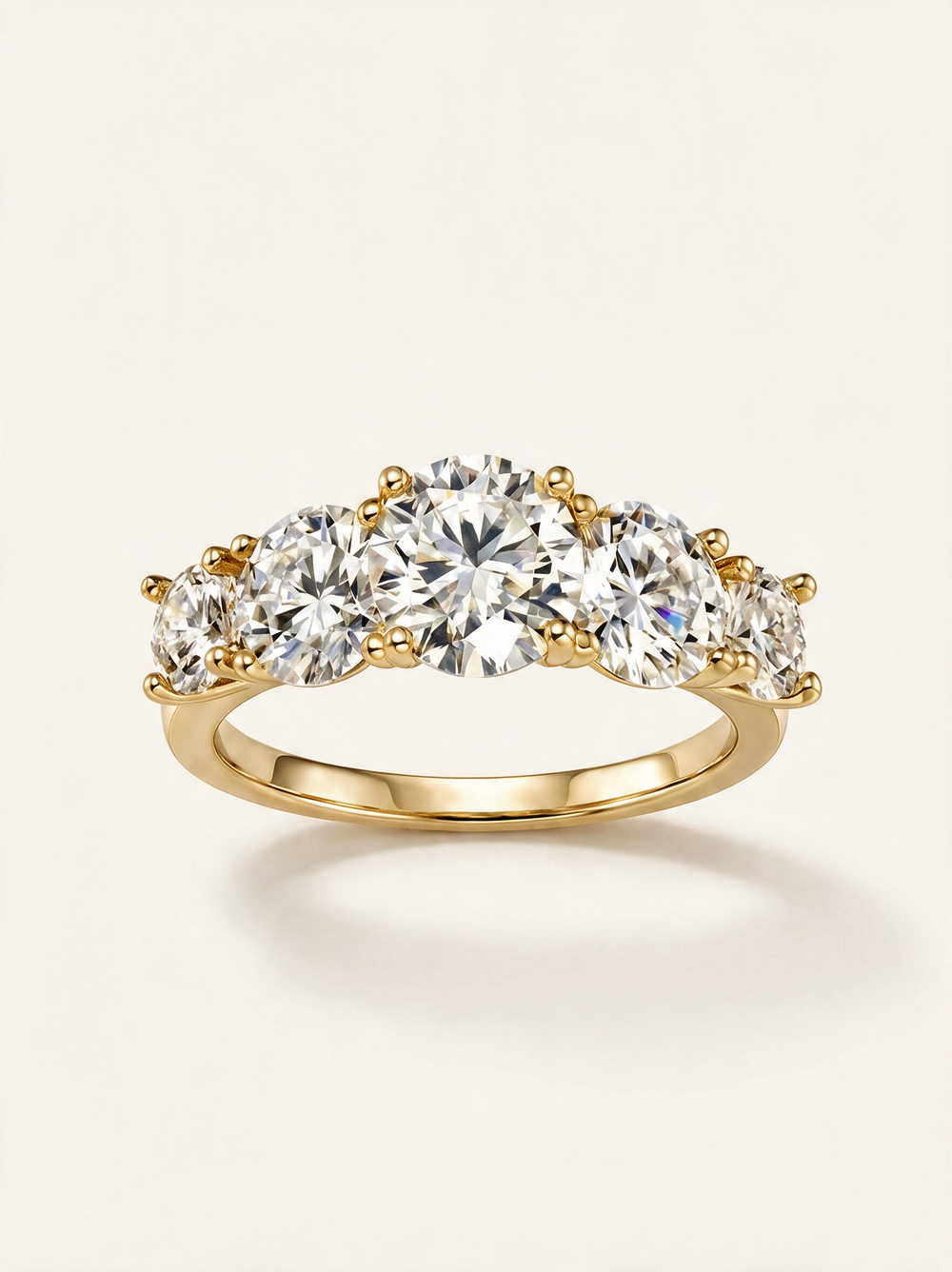 Round-Cut Moissanite Statement Ring – 3ct