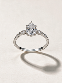 Pear-Cut Moissanite Ring with Accent Stones – 2ct